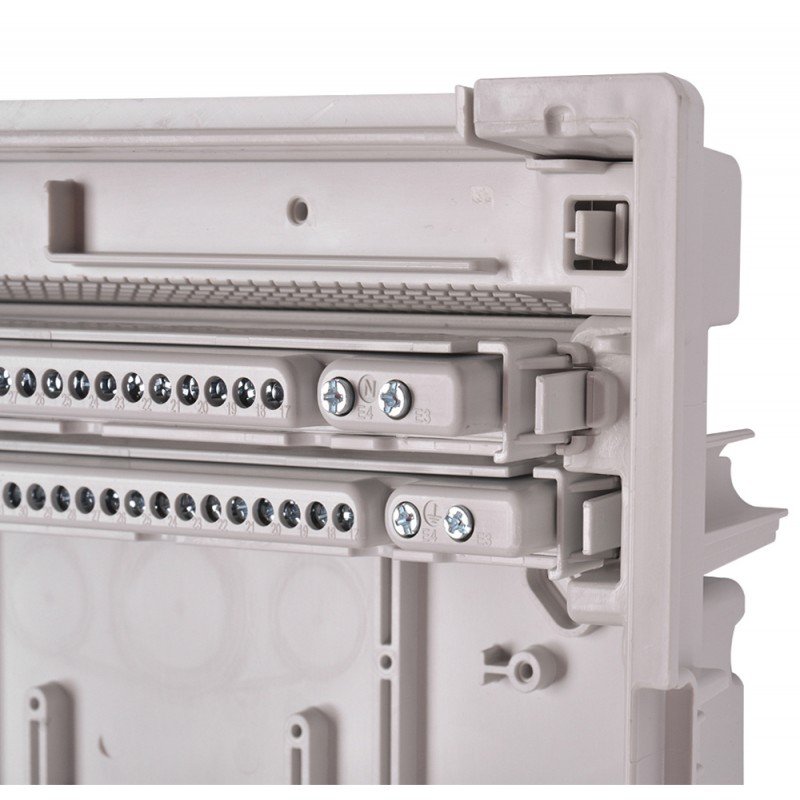 Корпус пластиковий на 70 модулів e.plbox.industrial.w.70 вбудованний, IP40